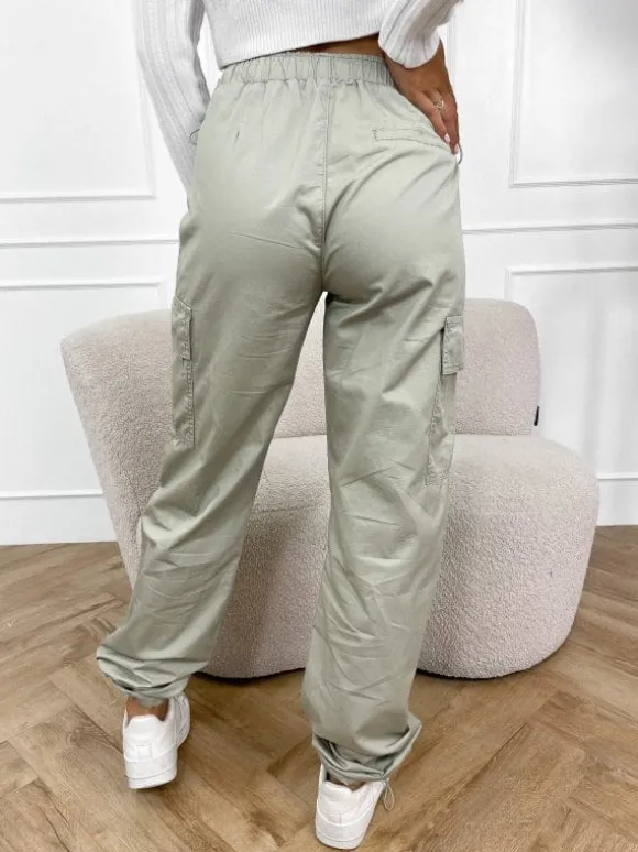 Ela parachute broek licht groen