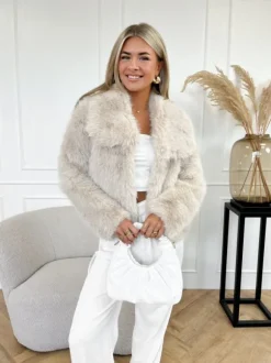 Jolein faux fur jas beige