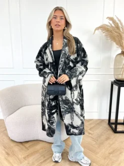 Nikki jas zwart