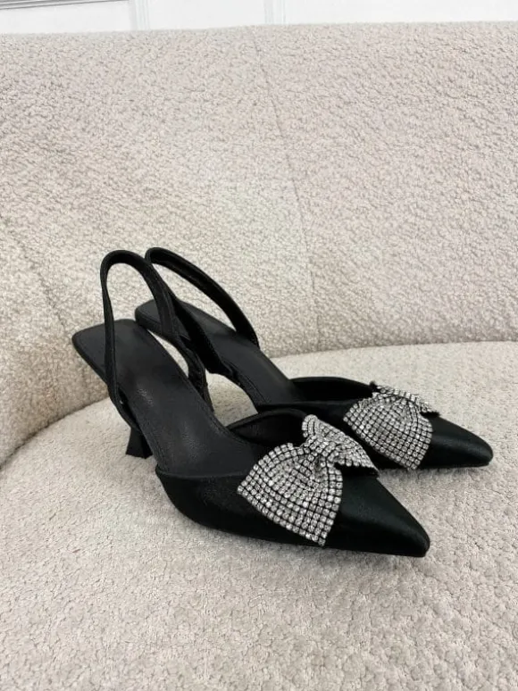 River heels black